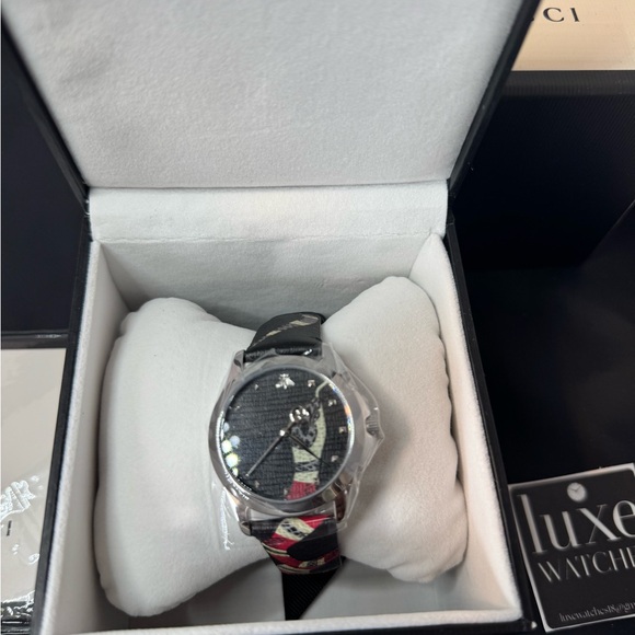 Men’s Gucci watch - Picture 1 of 9